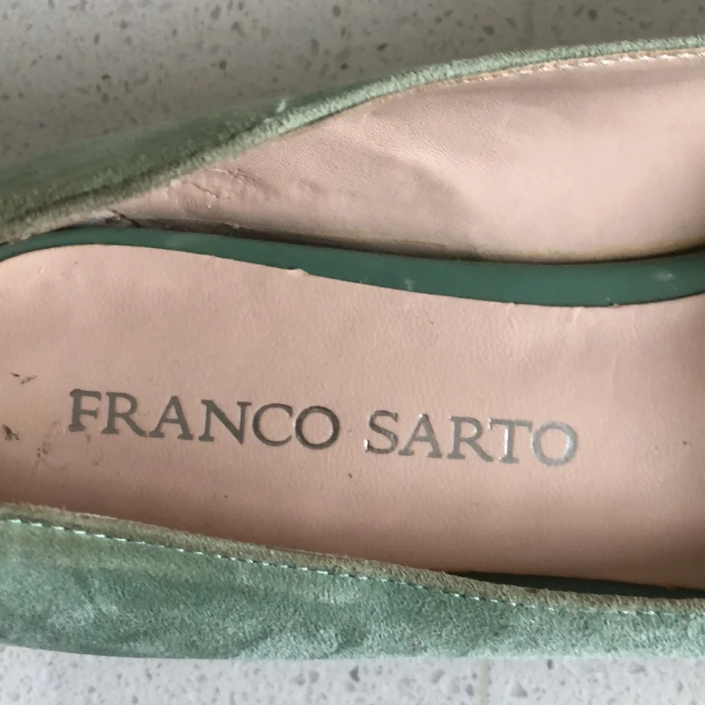 Franco Sarto open toe shoes with bows - Picture 5 of 5